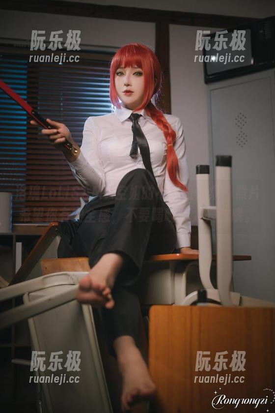洛璃LoLiSAMA 洛璃LoLiSAMA空姐的不科班合集,照片希望你有安全感,不要喝咖啡太兴奋哦。