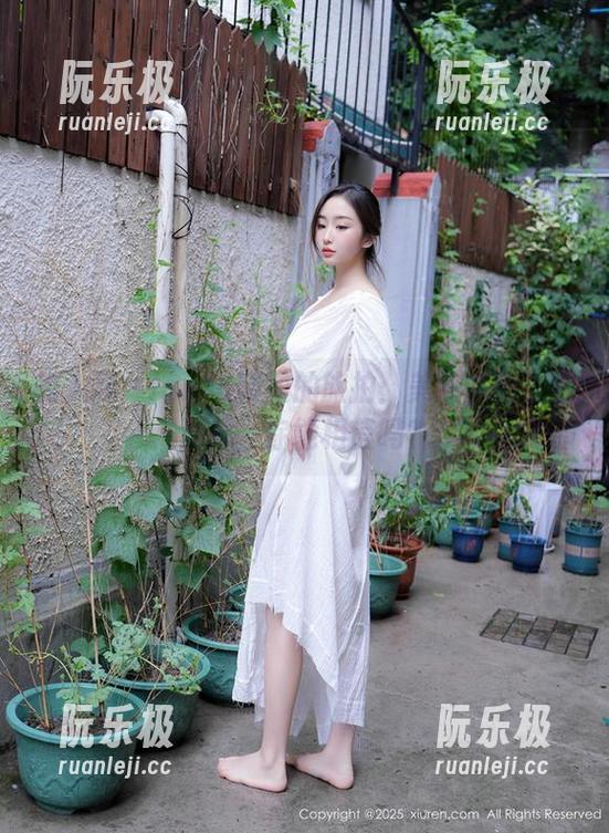 秀人网-laura阿姣 秀人网 - laura阿姣的旅拍:美图中的小道消息,你能相信吗?