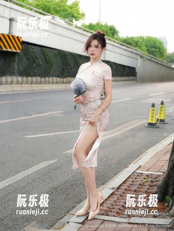 秀人网-安然Maleah 秀人网 - 安然Maleah的皮衣作品:穿上皮衣我也是个硬汉!