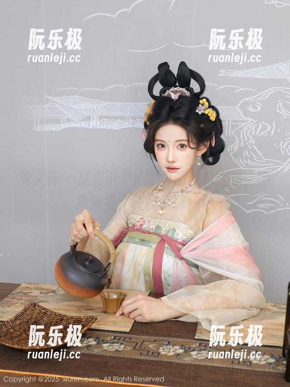 秀人网-小夕Kitty 秀人网 - 探索小夕Kitty的白裙之美,图集免费,让我陶醉一秒