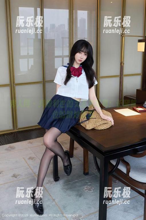 秀人网-抖娘利世 秀人网 - 抖娘利世的无圣光写真:长腿部位的微妙沉思