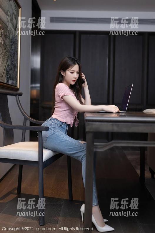 秀人网-章芃芃 秀人网 - 章芃芃出新作——死库水美图图包,点击率稳稳爆表!