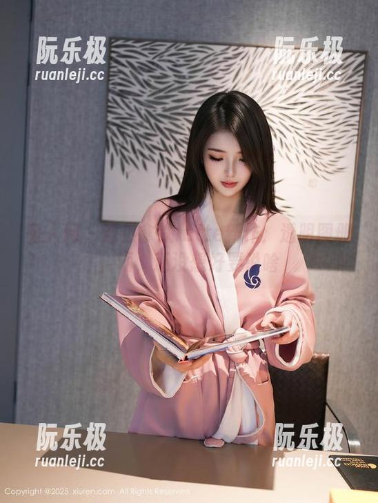 秀人网 - 趁热拿铁latte新作：透明图册，呃，还没想好要说啥