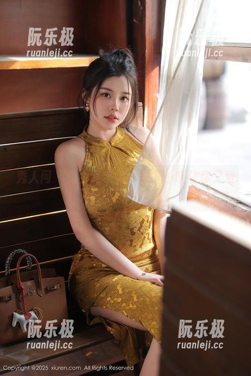 秀人网-露露小喵 秀人网 - 兔女郎系列:露露小喵让你又爱又恨的图片合集!