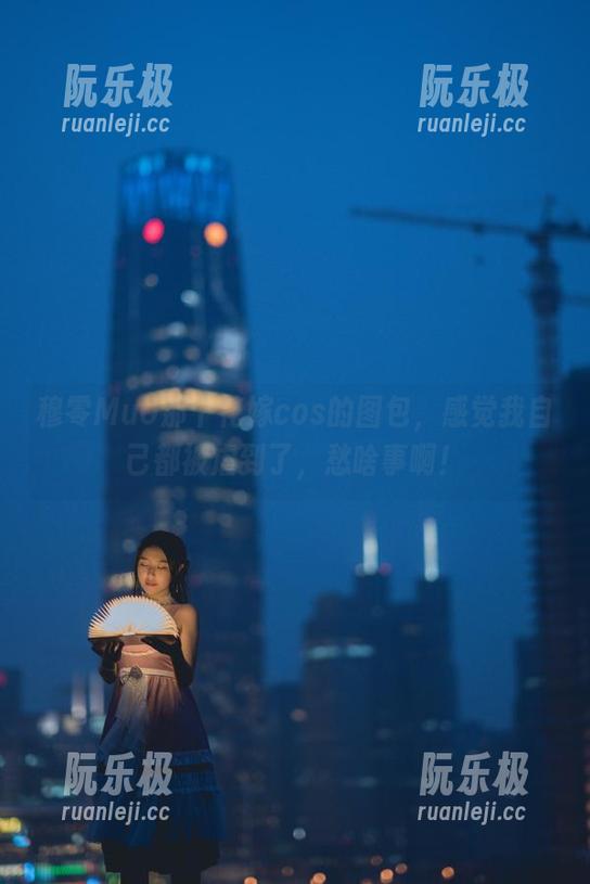 穆零Mu0 穆零Mu0那个花嫁cos的图包,感觉我自己都被虐到了,愁啥事啊!