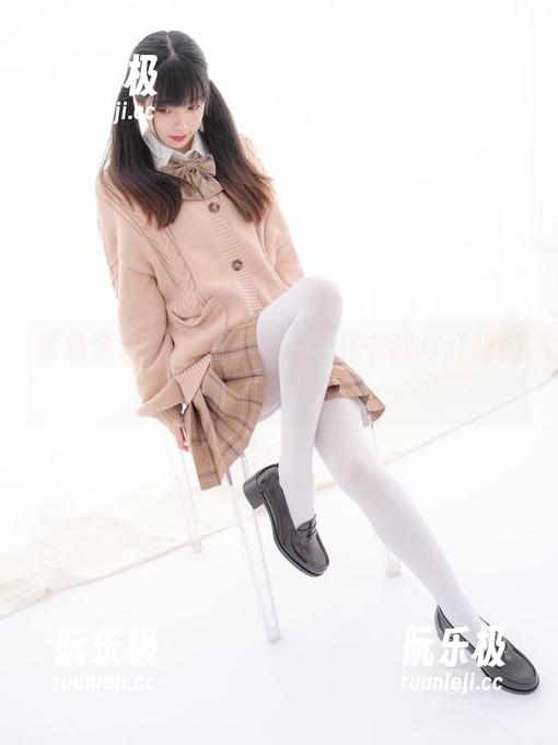 紧急企划-林书辞 紧急企划 - 图集奇遇记:林书辞与红裙的“亲密接触”