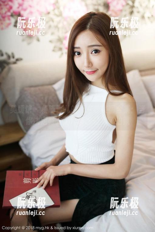 美媛馆-杨晓青儿 美媛馆 - 杨晓青儿的职业装美图合集:当你决定努力工作其实是为了拍照