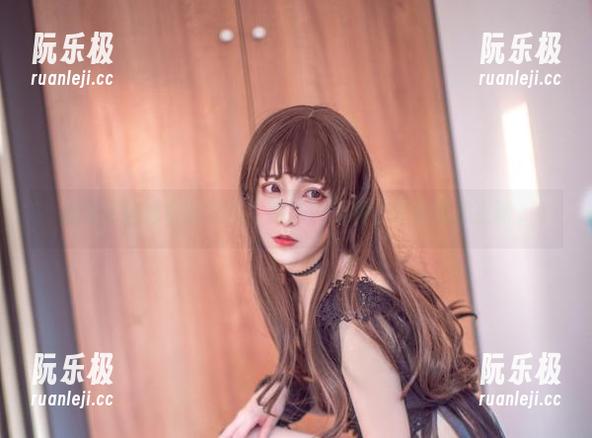 翎柒菜菜 翎柒菜菜的最新校园写真,饶是我也想在这里上课。