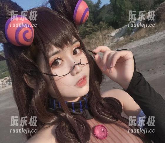 芊川一笑MNK 黑兽在前,白精灵在后——芊川一笑MNK私房图包全捞