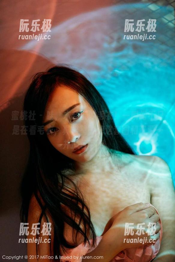 蜜桃社-木奈奈 蜜桃社 - 哇,木奈奈的毛衣!一瞬间不只是在看毛衣,真希望能把这套图和资源一并打包带走。