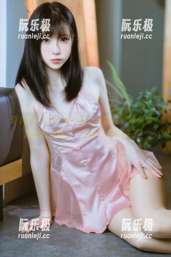 许岚LAN 许岚LAN这个夏天的运动服就像冰淇淋,越看越想吃——最新作品集来了!