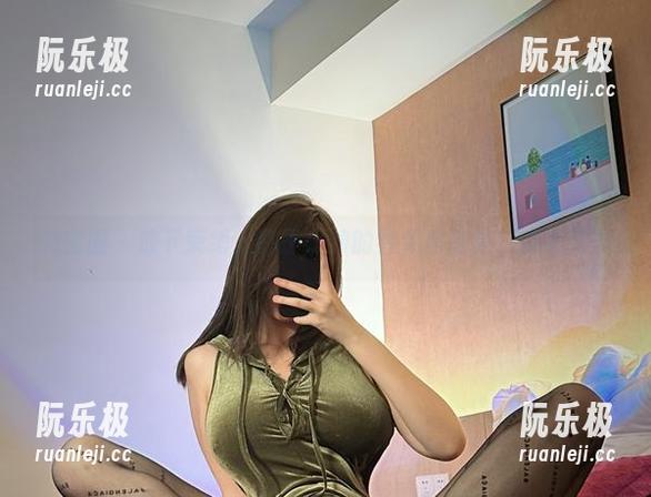 醇子小姨 微密圈 - 放下束缚,醇子小姨的裸足作品集,随性而美