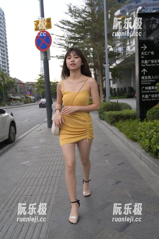 魔镜街拍-婷婷 魔镜街拍 - 这才是OL的傲娇!婷婷的薄丝灰裙让午后多了点期待,美图一波波。